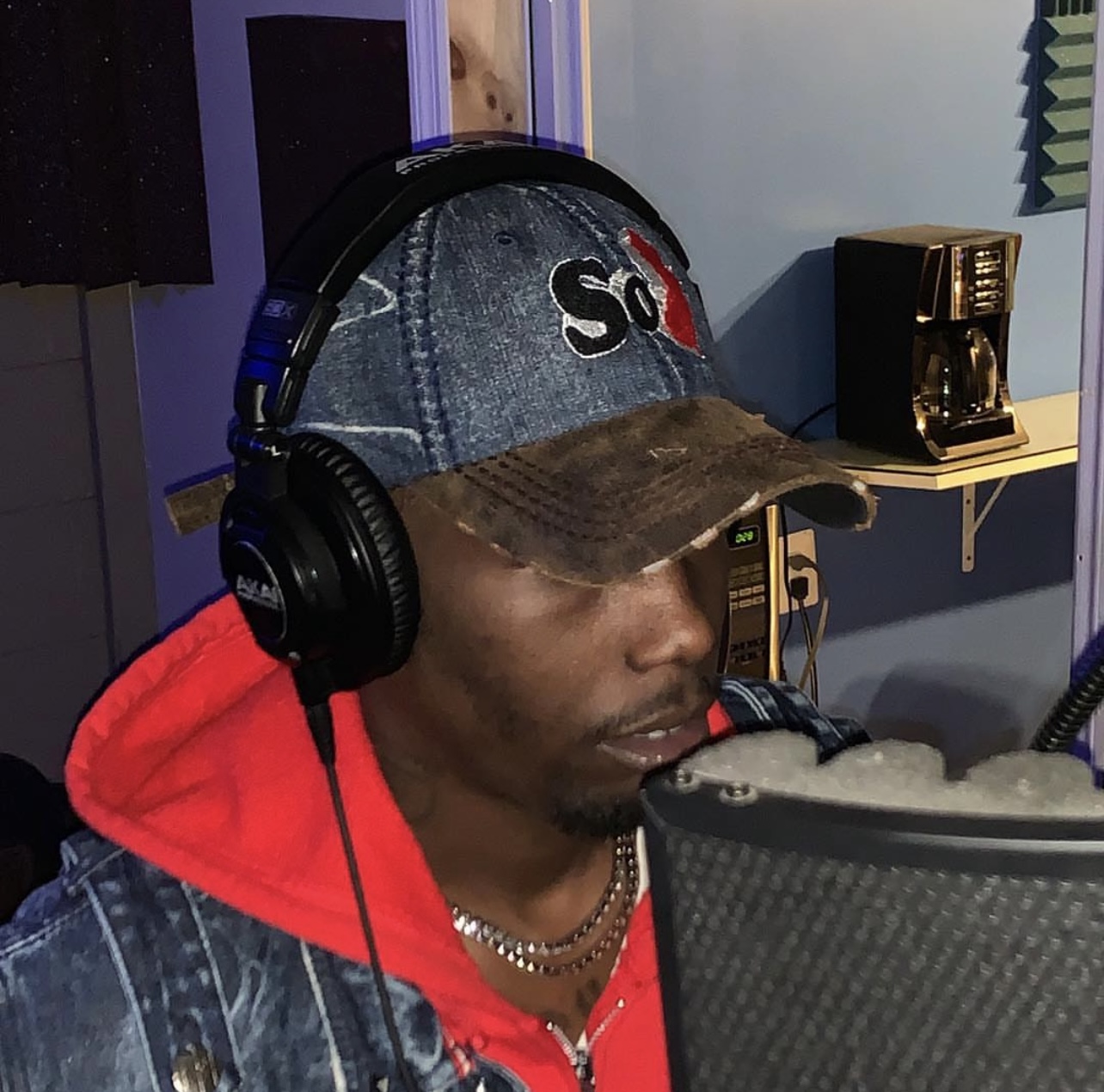 IamSoJerz recording in the studio